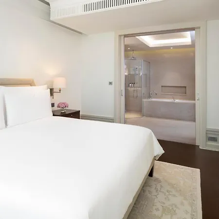 Oriental Residence Bangkok Room photo